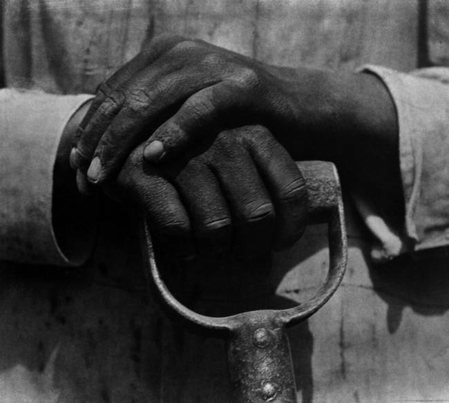 Mains d'un ouvrier, Mexico Tina Modotti