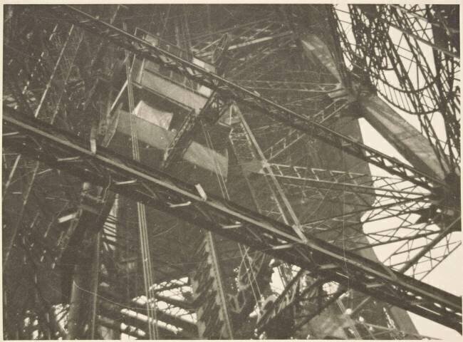 Photo de la Tour Eiffel, extraite du film de René Clair "La Tour" de 1928 anonymous