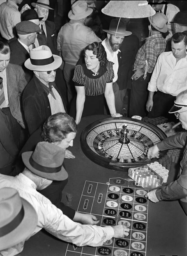 Roulette game, 1940 anonyme
