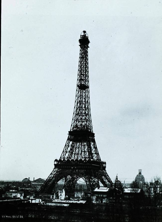 La Tour Eiffel anonymous