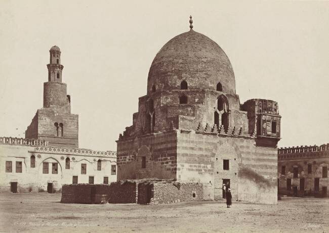 Le Caire, fontaine et mosquée de Touloum Henri Béchard