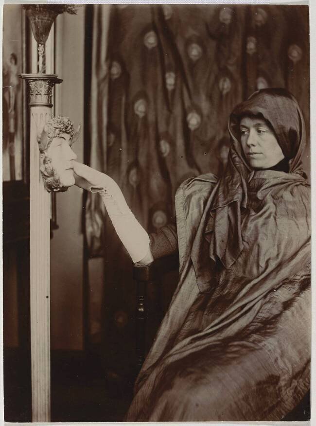 Marguerite Khnopff, soeur de l'artiste, étude pour "le Secret" de 1902 Fernand Khnopff