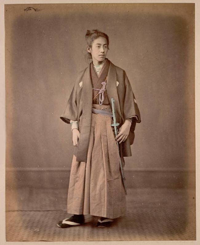 Portrait d'un japonais en costume traditionnel anonymous