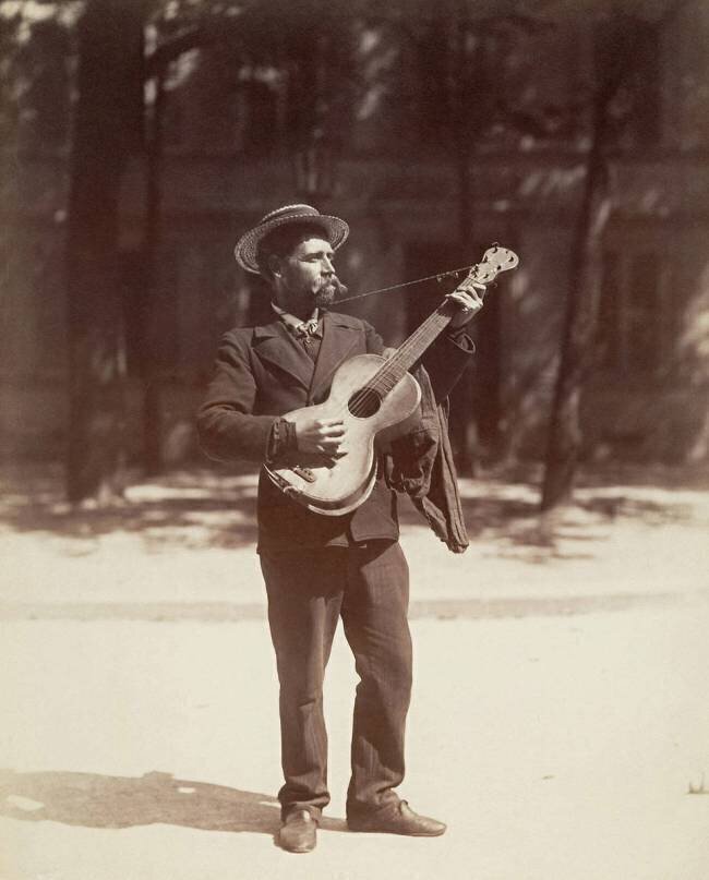 Joueur de guitare, Paris Eugène Atget