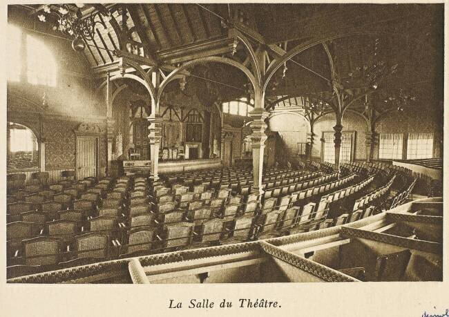 La Tour Eiffel - La Salle du Théâtre Neurdein Frères