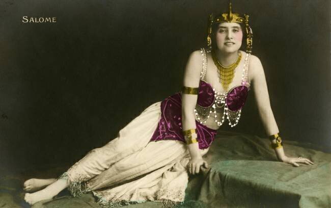 Salome Posed Seductively in a Revealing Costume anonyme