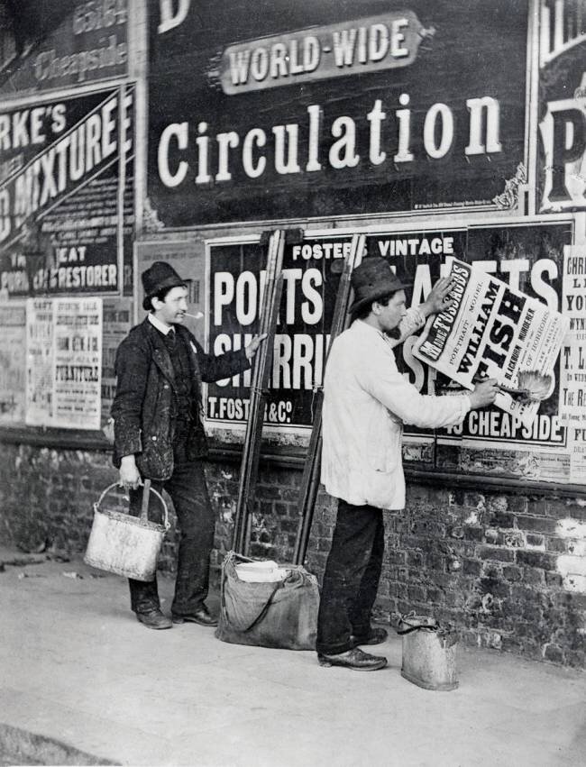 Publicité de Rue John Thomson