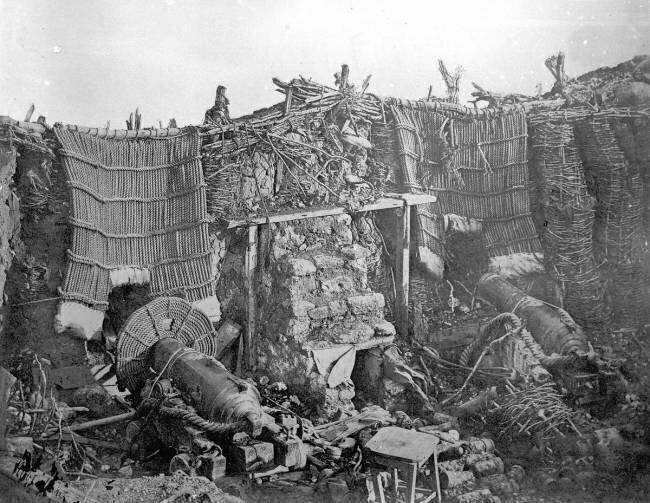 Une batterie à deux pistolets durant la Guerre de Crimée Roger Fenton