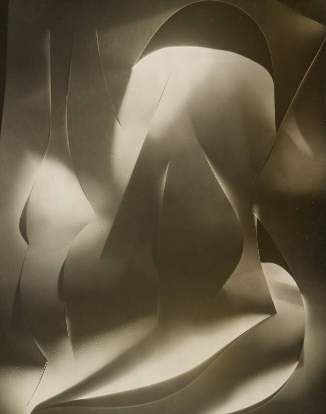 Abstraction sur papier découpé Francis Bruguière