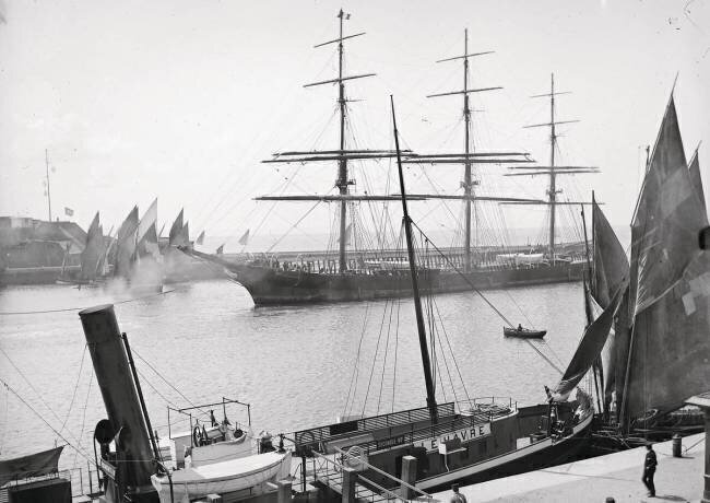 [Bateau Le Havre dans un port] anonyme