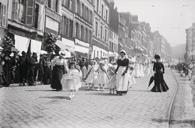 Boulogne-sur-Mer. Procession du 15 août. Les enfants anonyme
