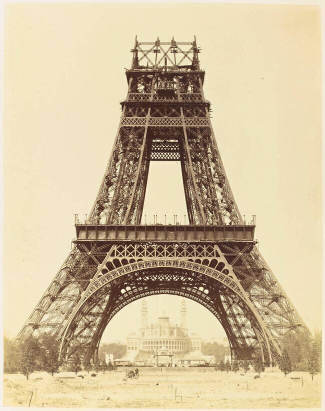 La Tour Eiffel en construction devant le palais du Trocadéro Louis-Emile Durandelle