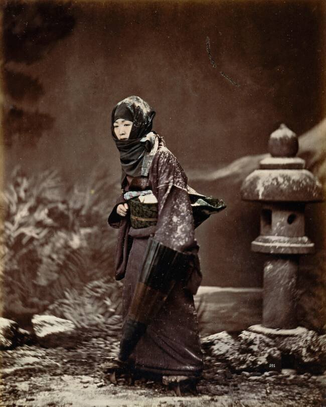 Femme en costume d'hiver Stillfried & Andersen