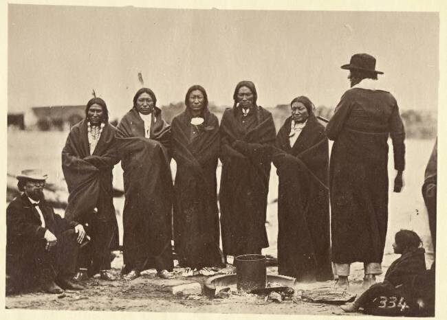 Tashunkakokip (Old man afraid of his horses) and his chiefs Alexander Gardner