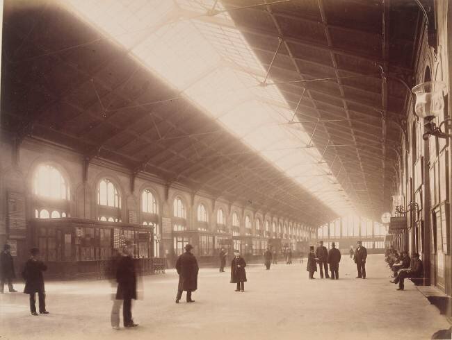 Gare Saint-Lazare : grande salle des Pas Perdus de la banlieue Louis-Emile Durandelle