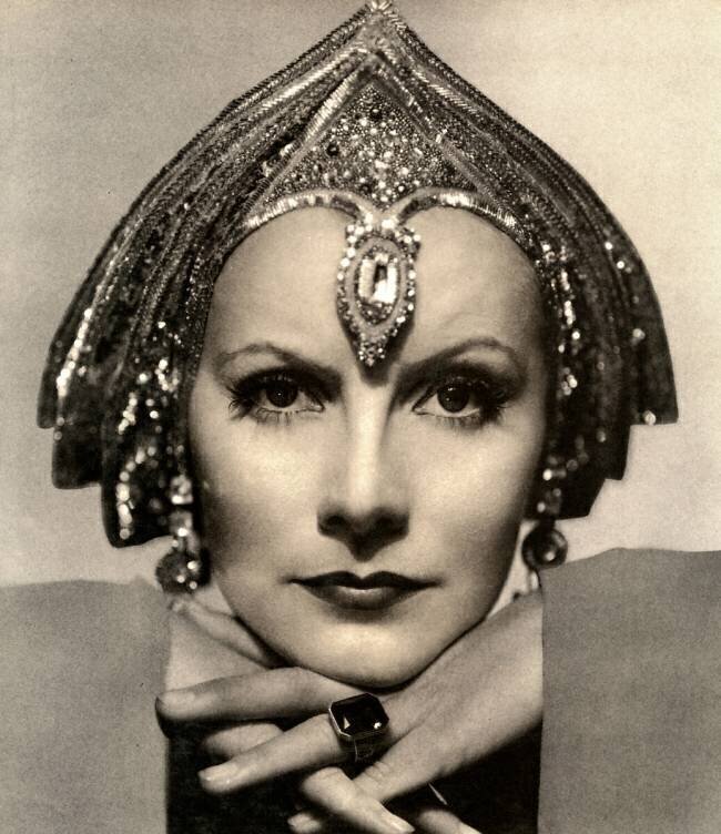 Greta Garbo is "Mata Hari" anonymous