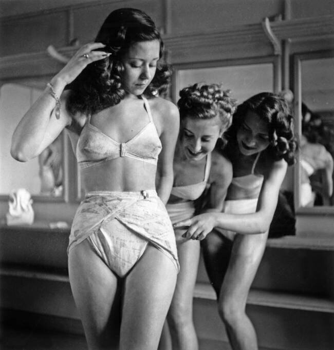 The Prettiest Bather Contest  Rue des Archives