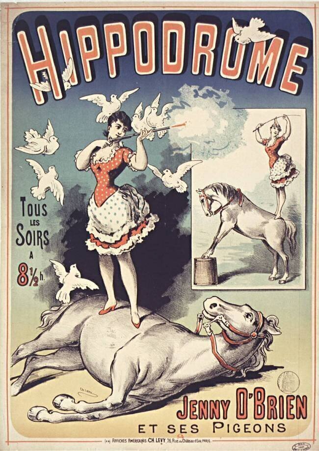 Jenny O'Brien et ses pigeons à l'Hippodrome Charles Levy