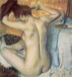 Femme se peignant les cheveux (Edgar Degas) - Muzeo.com