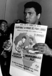 Boxer Mohamed Ali (Cassius Clay) during Press Conference in Orly (Rue des Archives) - Muzeo.com