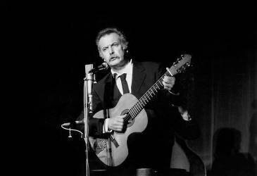 Georges Brassens on Stage in Bobino October 12, 1972 (Rue des Archives) - Muzeo.com