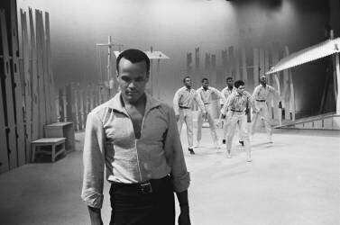 Harry Belafonte on set of TV special (Orlando Suero) - Muzeo.com