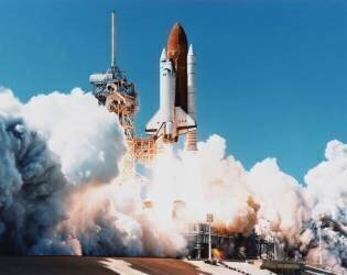 Launch of Space Shuttle Columbia from Kennedy Space Center, Florida, 4 April 1997. NASA photograph. (Nasa) - Muzeo.com