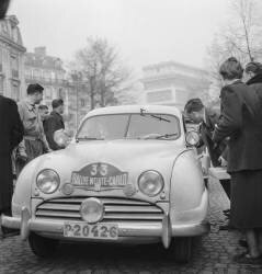 Monte Carlo Rally : pilots are controlled in Paris on January 25, 1951 : Mrs Molander - Koskull (Norway) with a Saab 92 car (b/w photo) (Rue des Archives) - Muzeo.com