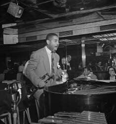 Portrait of Dizzy Gillespie (William Gottlieb) - Muzeo.com