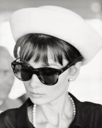 Portrait of the British actress Audrey Hepburn in Paris (Pierluigi) - Muzeo.com