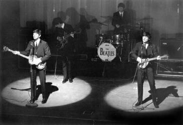 The Beatles Paul McCartney (Rue des Archives) - Muzeo.com