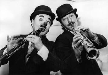 The Clowns Charlie Cairoli And Charly Junior In 1971 (Rue des Archives) - Muzeo.com