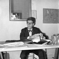 Yves Saint Laurent (Keystone) - Muzeo.com