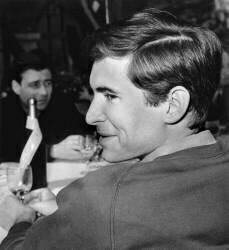 Acteur américain Anthony Perkins (Rue des Archives) - Muzeo.com