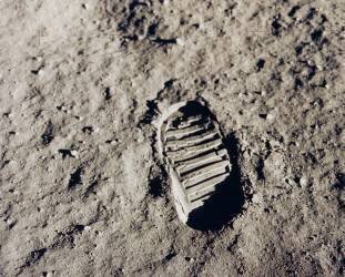 Apollo 11 bootprint (Nasa) - Muzeo.com