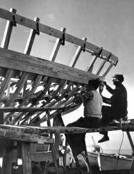 Charpentiers de marine en Bretagne en 1958 (Jean Ribière) - Muzeo.com