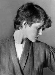 Coiffure de Camille Albane (Rue des Archives) - Muzeo.com