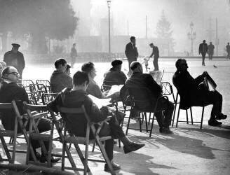 Détente matinale à Barcelone 1967 (Jean Ribière) - Muzeo.com