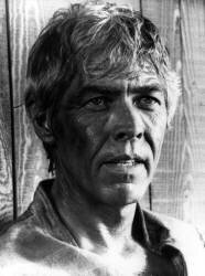 James Coburn (anonyme) - Muzeo.com