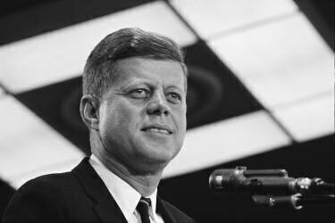 John Fitzgerald Kennedy (Orlando Suero) - Muzeo.com