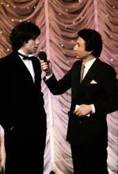 John Travolta avec Michel Drucker (Collection Christophel) - Muzeo.com