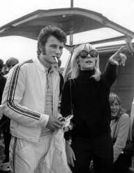 Johnny Hallyday et Sylvie Vartan (Rue des Archives) - Muzeo.com