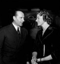 Le réalisateur Roberto Rossellini et son épouse Ingrid Bergman (Rue des Archives) - Muzeo.com