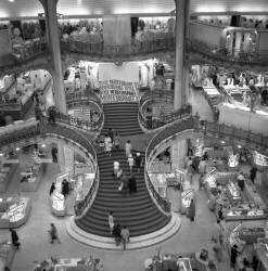Les Galeries Lafayette (Charles Ciccione) - Muzeo.com