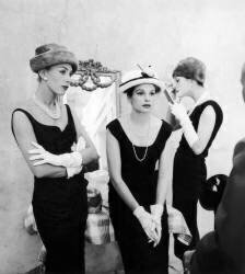 Mannequins présentant les nouvelles créations de chapeaux du modiste Svend (Keystone) - Muzeo.com