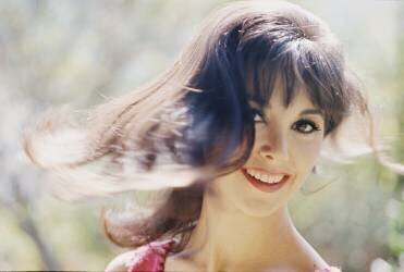 Marlo Thomas faisant voler ses cheveux (Orlando Suero) - Muzeo.com
