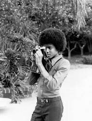 Michael Jackson Home Photo Shoot (Michael Ochs) - Muzeo.com