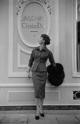 Muff By Dior (Kurt Hutton) - Muzeo.com