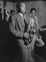 Portrait de Charlie Parker, Tommy Potter, Miles Davis, et Max Roach (William Gottlieb) - Muzeo.com