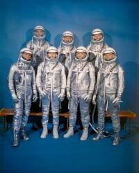 Portrait des sept astronautes participant en avril 1959 au projet Mercury de la Nasa (anonyme) - Muzeo.com